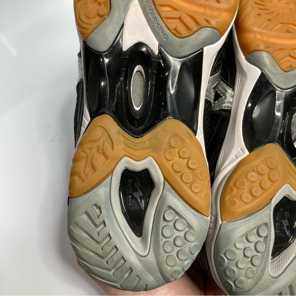 Mizuno wave hurricane sneakers size 7.5 - Picture 8 of 9